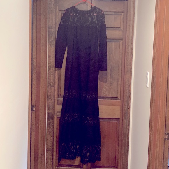 Tadashi Shoji black floor length gown. Size medium - Picture 1 of 5